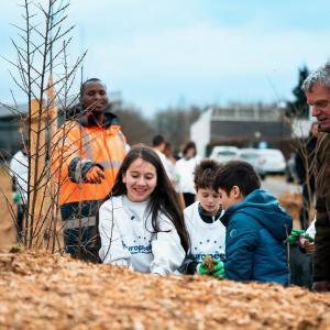 https://eau.seine-et-marne.fr/sites/eau.seine-et-marne.fr/files/styles/300x300/public/media/images/chantier-participatif-plantation-darbres-college-stephane-hessel-saint-germain-sur-morin-i-17-fevrier-2023-21-nathan_moine.jpg?itok=aJ1E-Aib