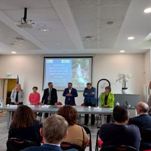 https://eau.seine-et-marne.fr/sites/eau.seine-et-marne.fr/files/styles/300x300/public/media/images/couverture_894_596_5.jpg?itok=arCL4fVz