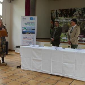 https://eau.seine-et-marne.fr/sites/eau.seine-et-marne.fr/files/styles/300x300/public/media/images/signature-ctec-sm4vb-1.jpg?itok=ZAD4gi86