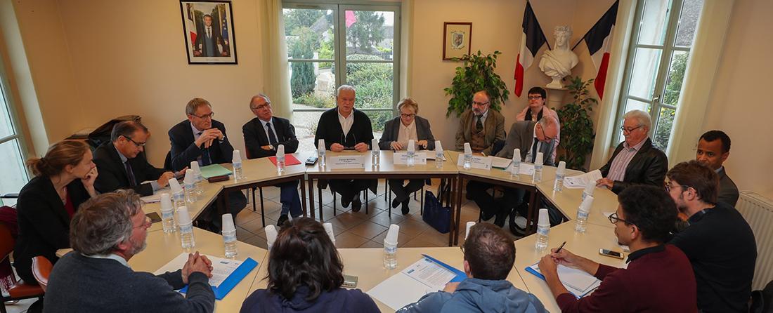 Conférence de presse en mairie de Villemer